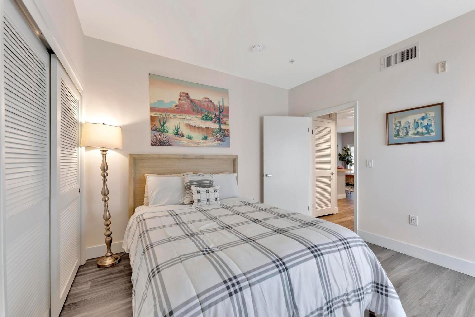 1 Luxury * Los Angeles